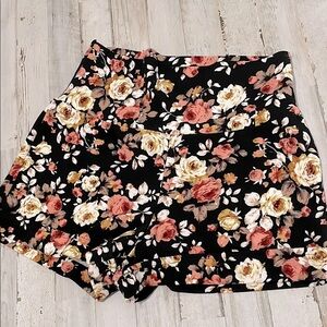 Vamp Floral High Waisted Shorts‎